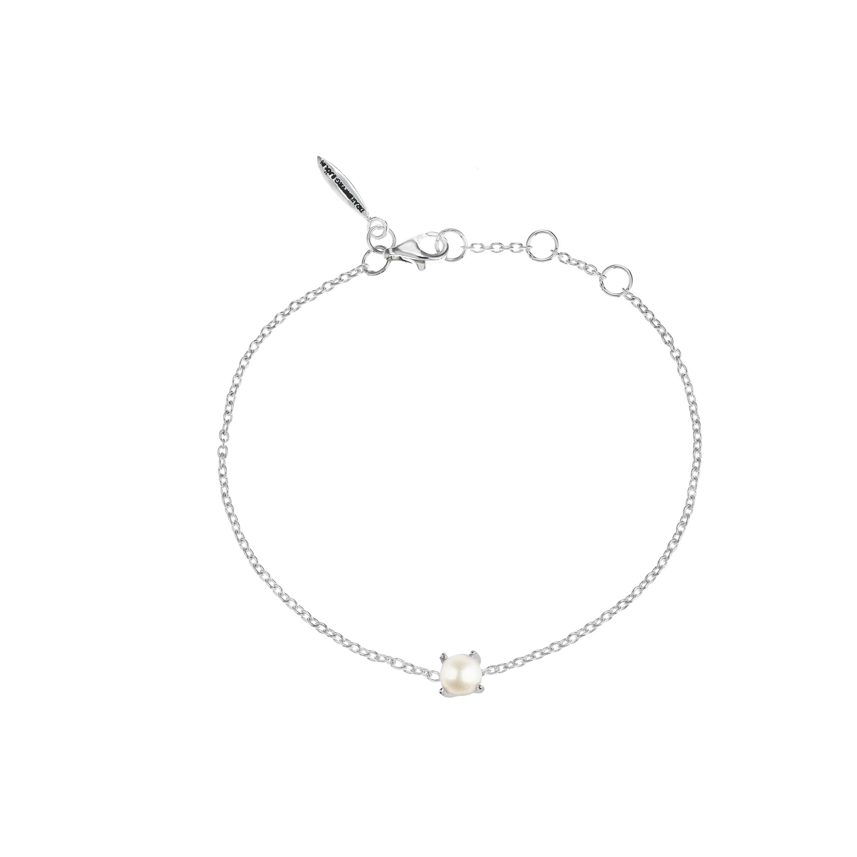Petite pearl bracelet